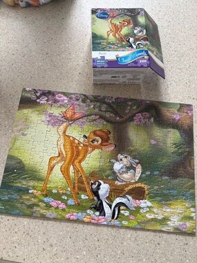 Disney Bambi 200-Piece Jigsaw Puzzle - Brown & Green Scene